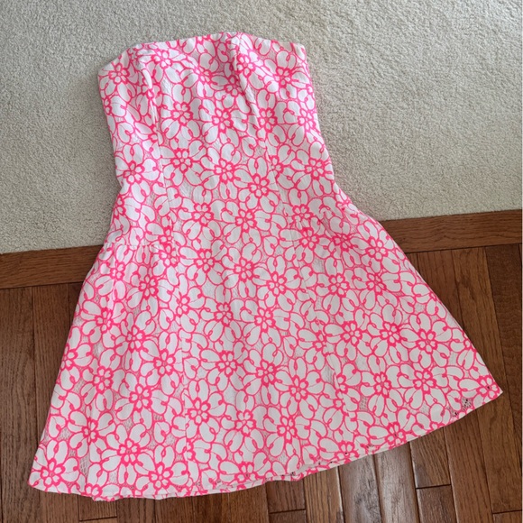 Lilly Pulitzer Dresses & Skirts - $268 Lilly Pulitzer Strapless Jordan Dress Size 4 Fiesta Pink Pique Lace
